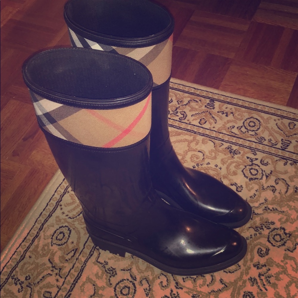 *AUTHENTIC* Burberry Rain Boots
